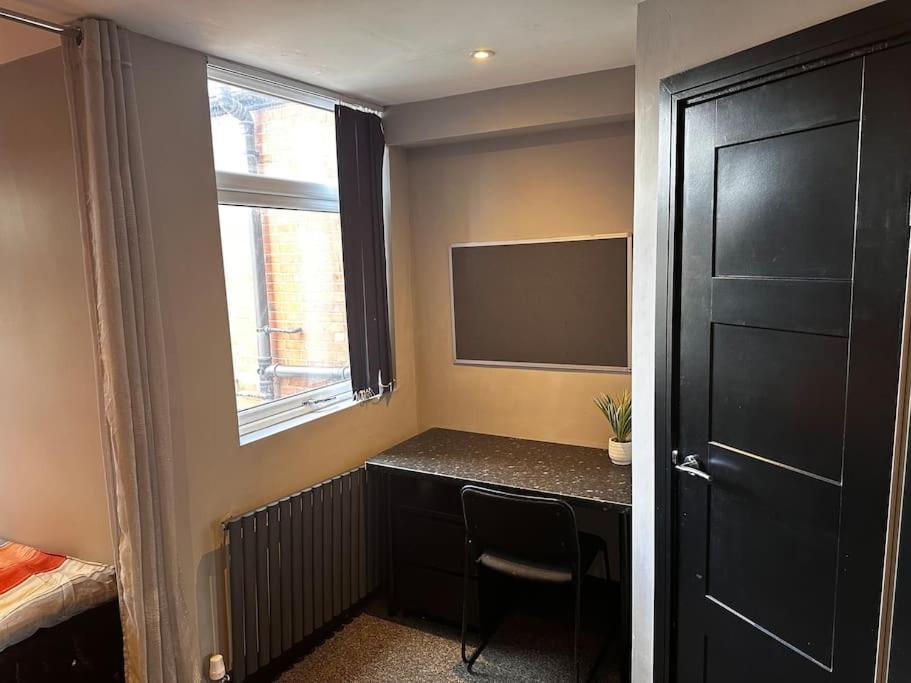 Apartment Living - Stylish & Spacious 5 Bedrooms Coventry
