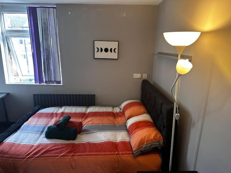 Living - Stylish & Spacious 5 Bedrooms Coventry