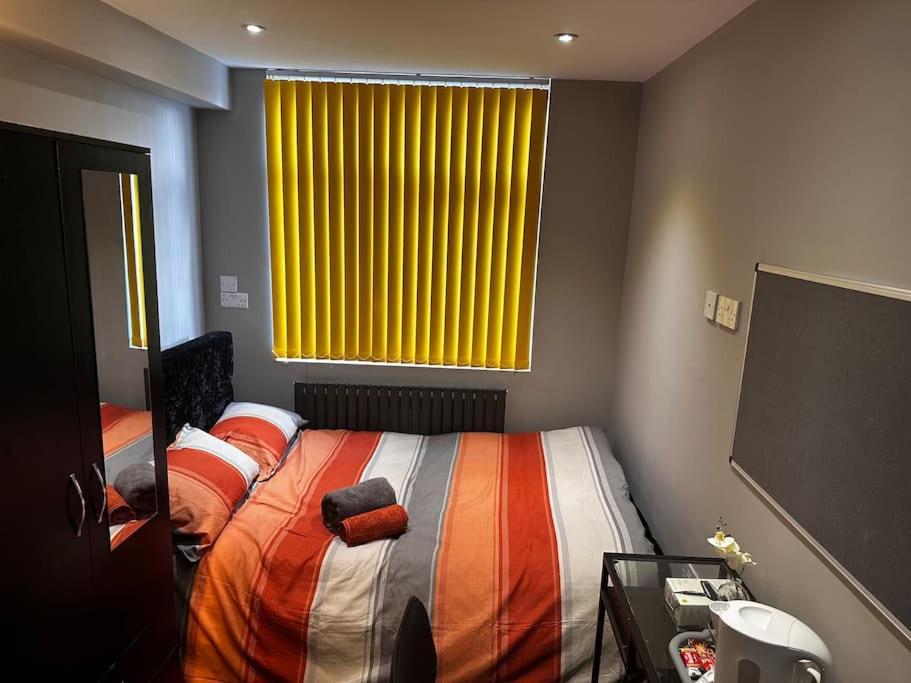 Living - Stylish & Spacious 5 Bedrooms * Coventry